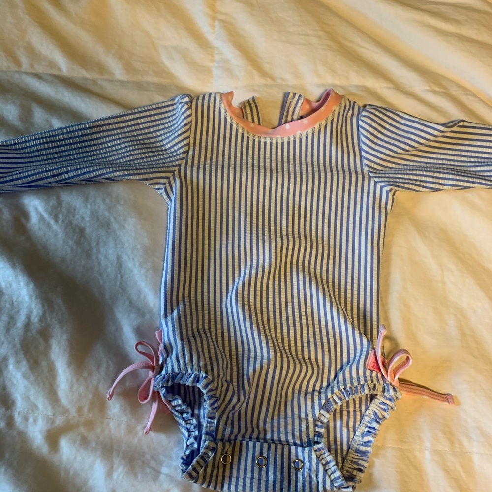 Ruffle Butts Rashguard / swimsuit w/ sunhat